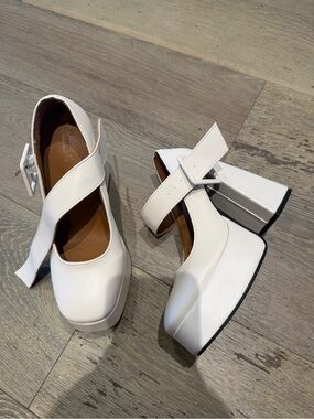 NWOT White Wedding Platform Heels